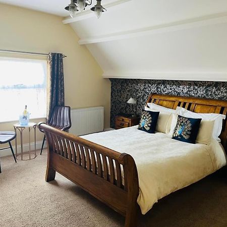 Abbotsleigh Of Whitby Bed and Breakfast Exteriör bild