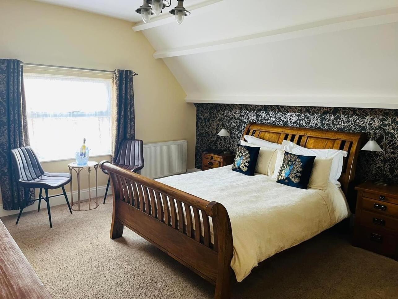 Abbotsleigh Of Whitby Bed and Breakfast Exteriör bild