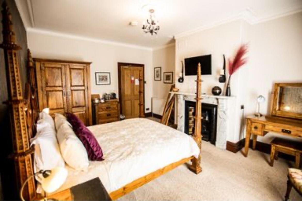 Abbotsleigh Of Whitby Bed and Breakfast Exteriör bild