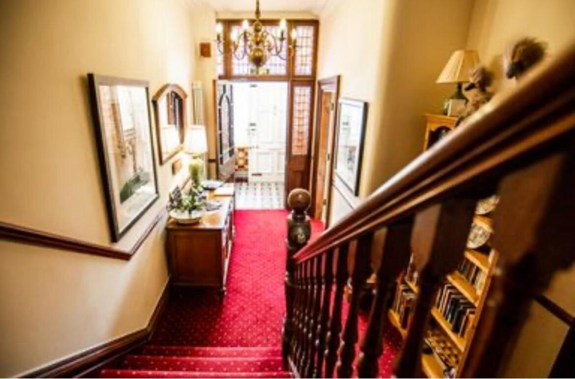 Abbotsleigh Of Whitby Bed and Breakfast Exteriör bild